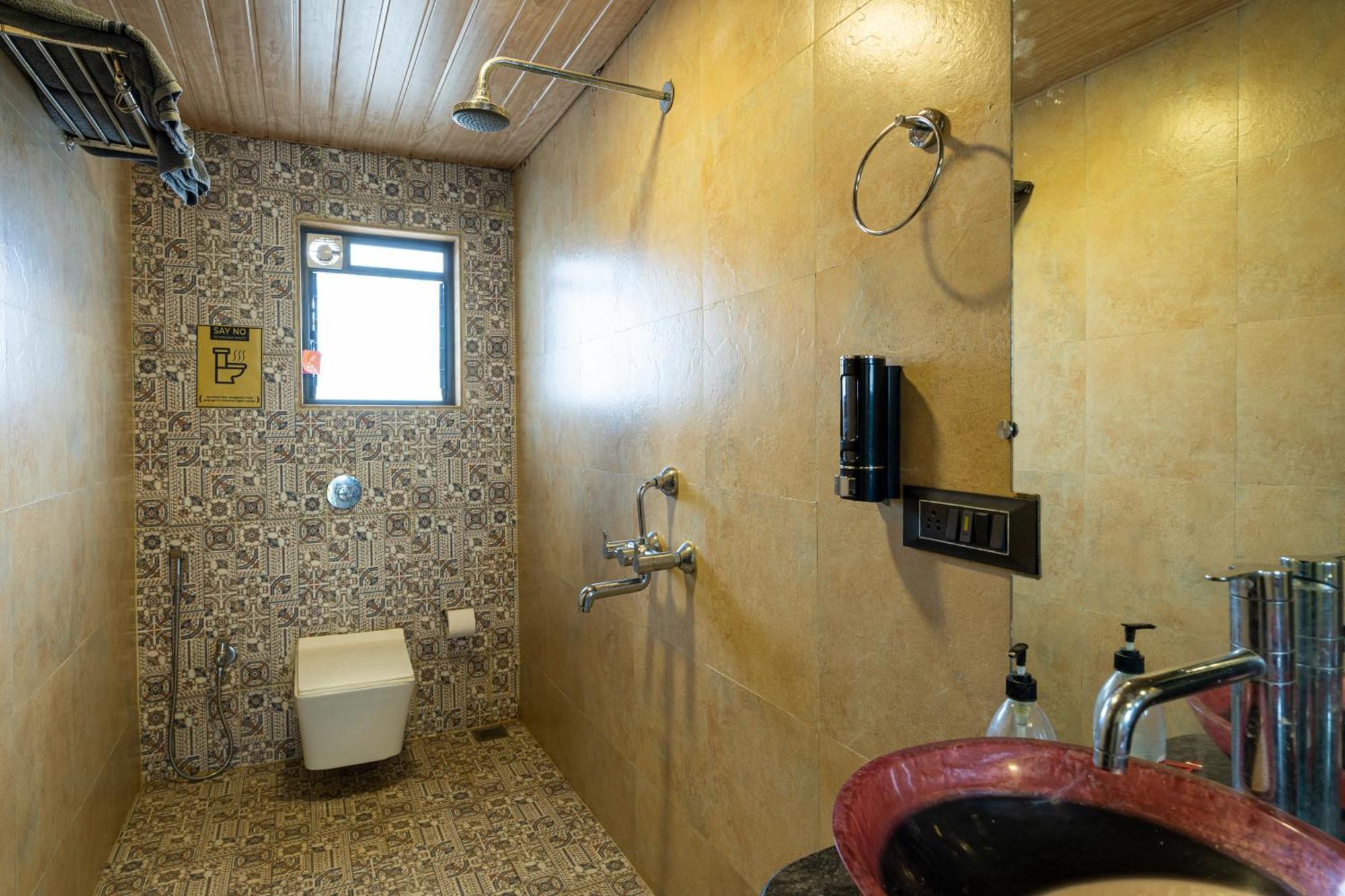 The Hosteller Kasol, Riverside Номер фото